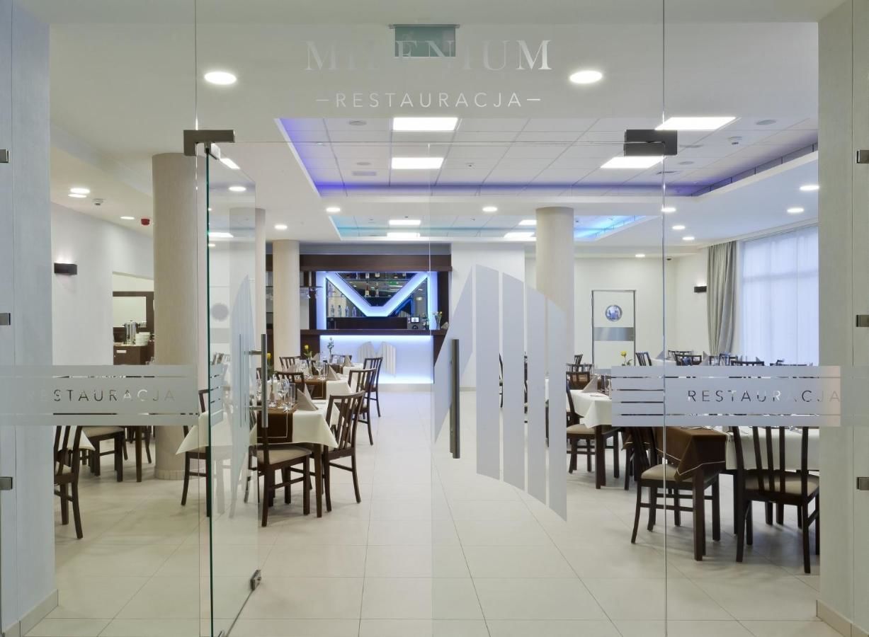 Отель Hotel Milenium Легница-19